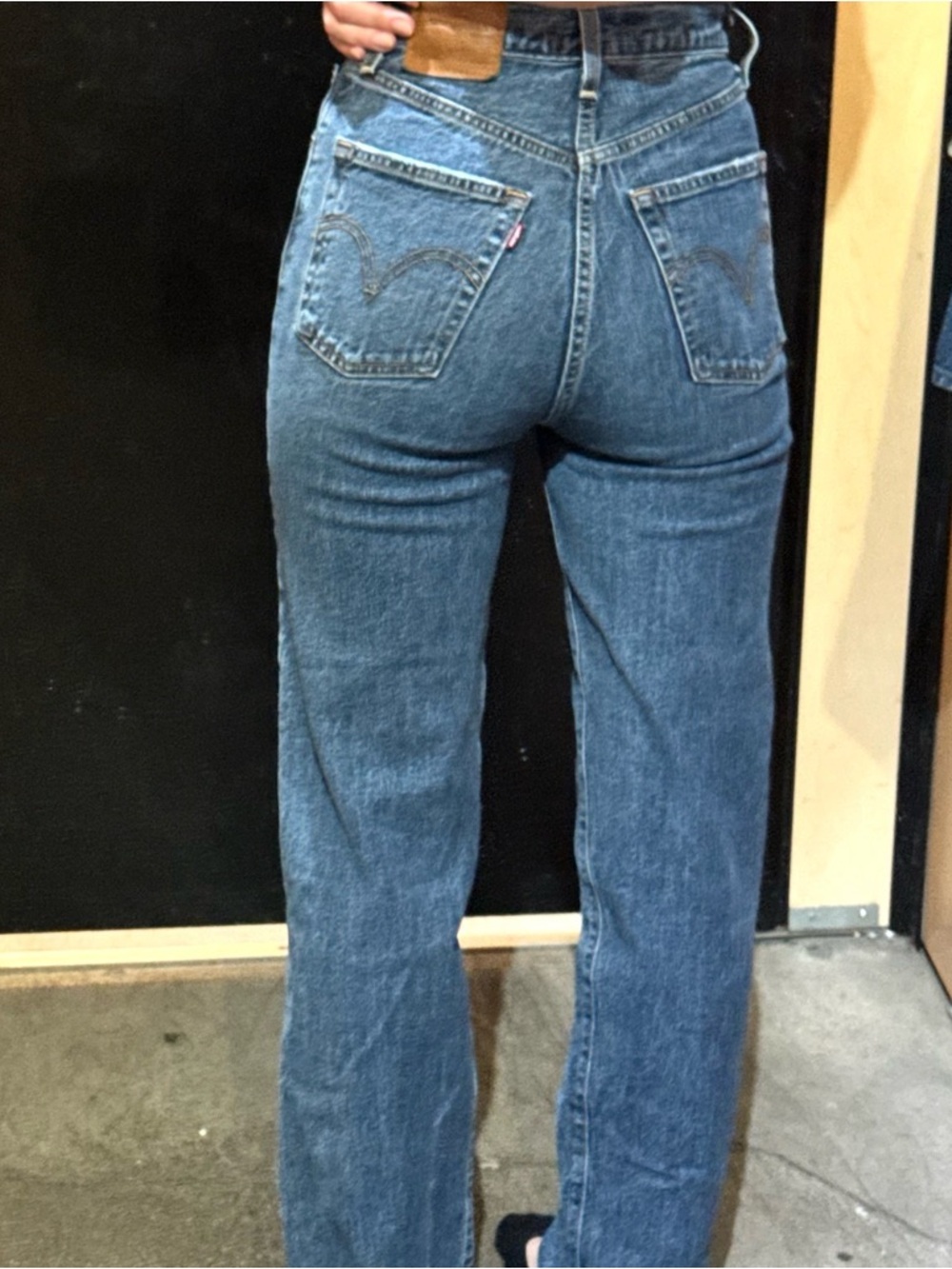 Levi’s Ribcage Jean - Picture 3 of 3